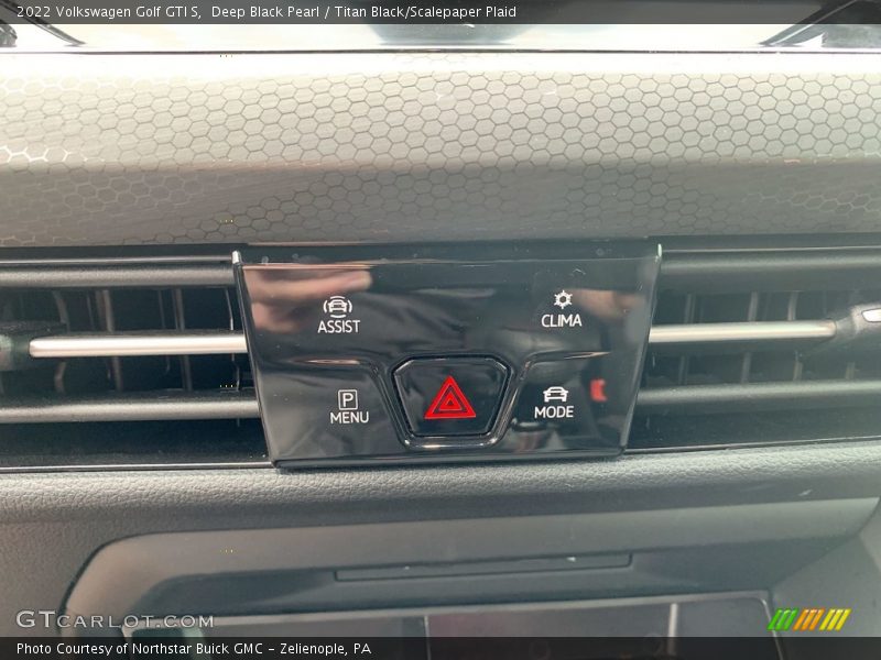 Deep Black Pearl / Titan Black/Scalepaper Plaid 2022 Volkswagen Golf GTI S