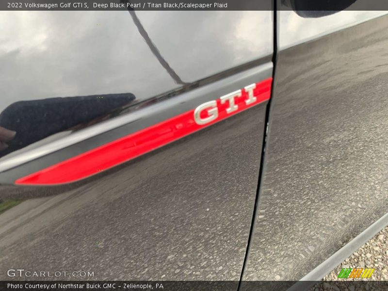  2022 Golf GTI S Logo