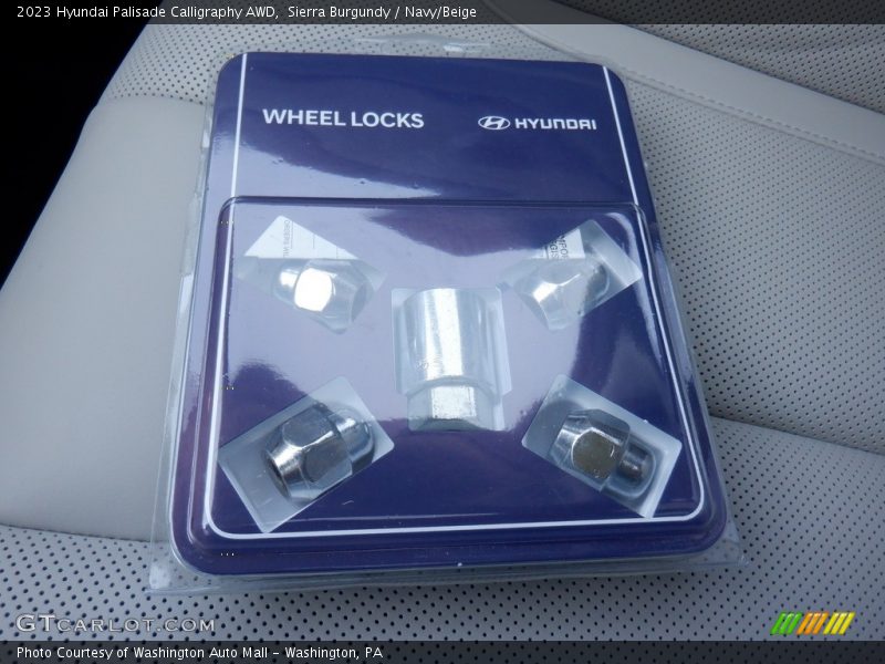 Sierra Burgundy / Navy/Beige 2023 Hyundai Palisade Calligraphy AWD