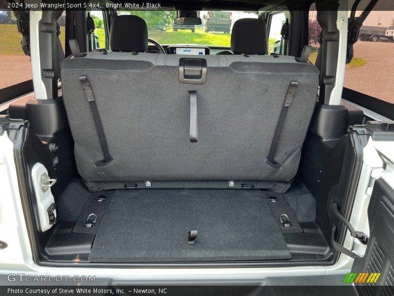  2024 Wrangler Sport S 4x4 Trunk