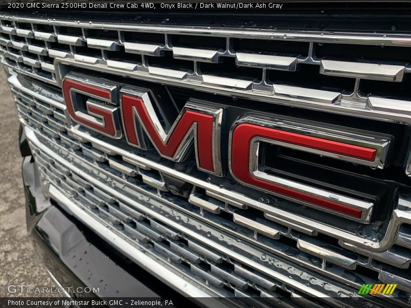 Onyx Black / Dark Walnut/Dark Ash Gray 2020 GMC Sierra 2500HD Denali Crew Cab 4WD