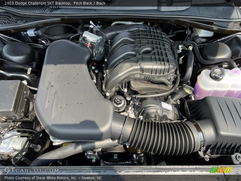 Pitch Black / Black 2023 Dodge Challenger SXT Blacktop