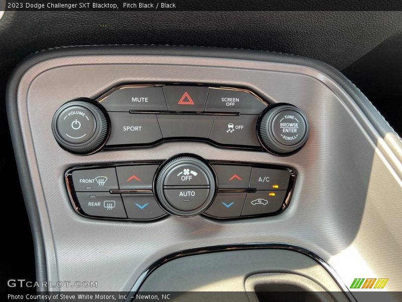 Pitch Black / Black 2023 Dodge Challenger SXT Blacktop