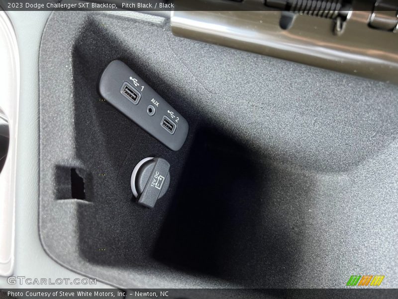 Pitch Black / Black 2023 Dodge Challenger SXT Blacktop