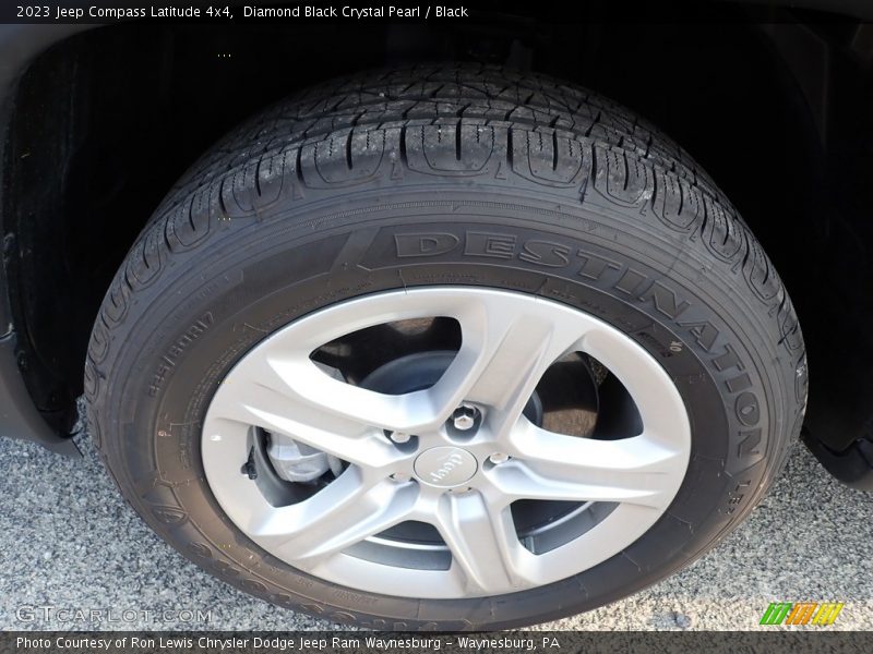 Diamond Black Crystal Pearl / Black 2023 Jeep Compass Latitude 4x4
