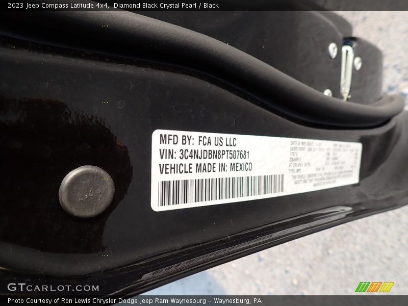 Diamond Black Crystal Pearl / Black 2023 Jeep Compass Latitude 4x4
