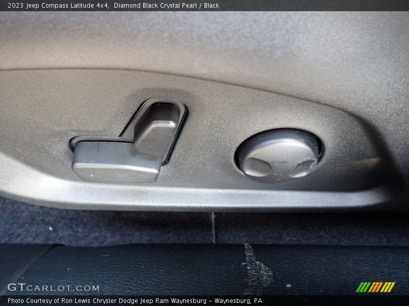 Diamond Black Crystal Pearl / Black 2023 Jeep Compass Latitude 4x4