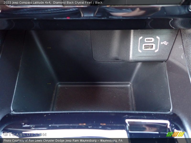 Diamond Black Crystal Pearl / Black 2023 Jeep Compass Latitude 4x4