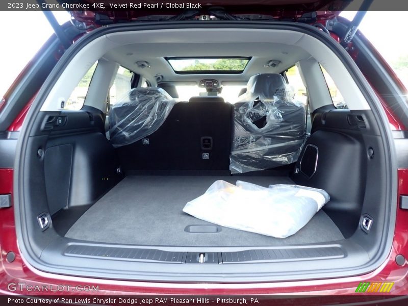 Velvet Red Pearl / Global Black 2023 Jeep Grand Cherokee 4XE