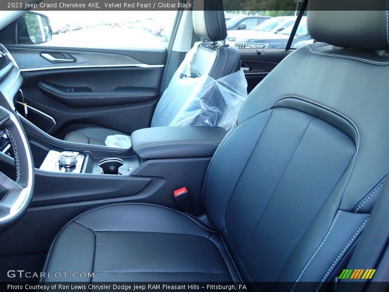 Velvet Red Pearl / Global Black 2023 Jeep Grand Cherokee 4XE
