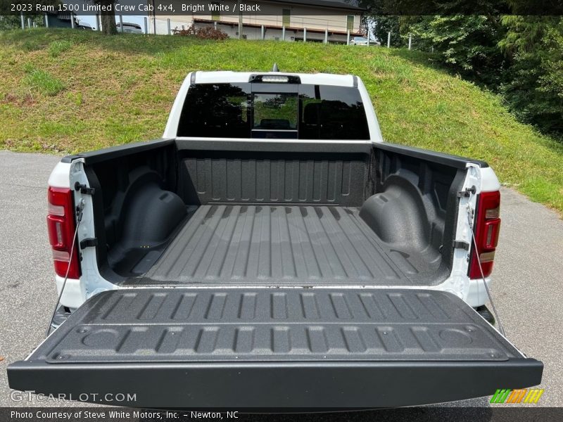 Bright White / Black 2023 Ram 1500 Limited Crew Cab 4x4