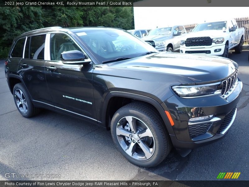 Rocky Mountain Pearl / Global Black 2023 Jeep Grand Cherokee 4XE