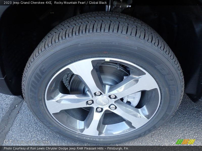 Rocky Mountain Pearl / Global Black 2023 Jeep Grand Cherokee 4XE