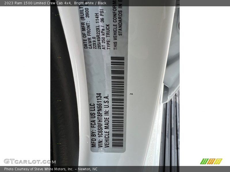 Bright White / Black 2023 Ram 1500 Limited Crew Cab 4x4
