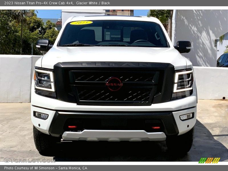 Glacier White / Black 2023 Nissan Titan Pro-4X Crew Cab 4x4