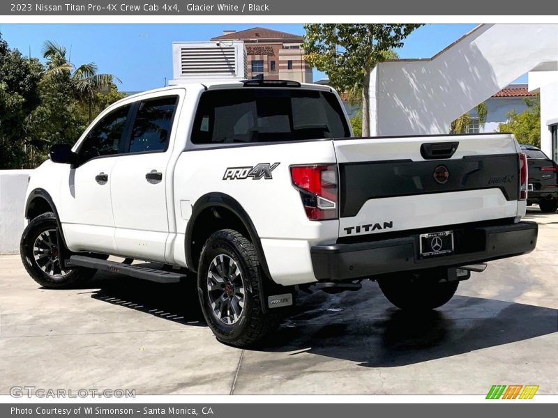  2023 Titan Pro-4X Crew Cab 4x4 Glacier White