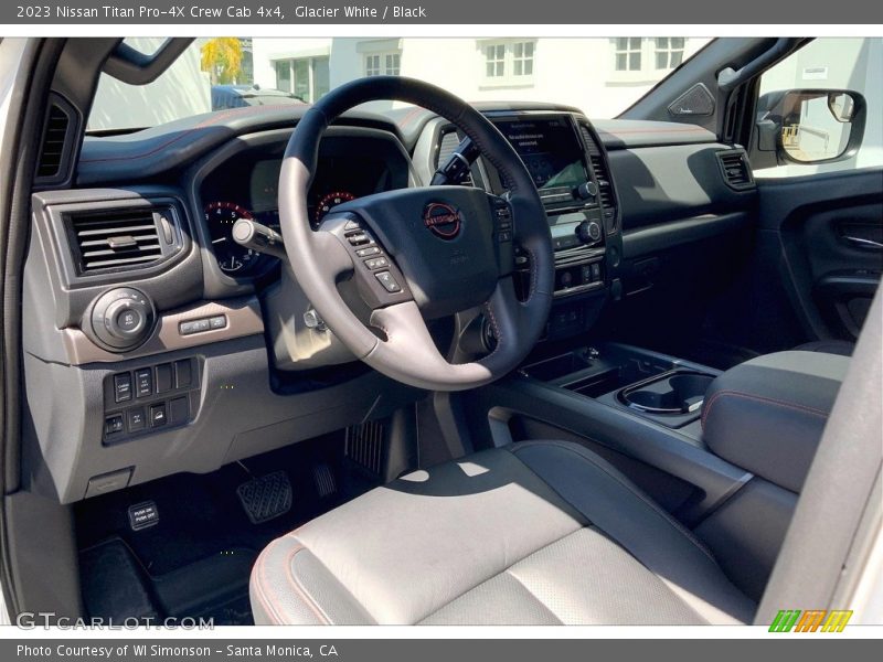 Glacier White / Black 2023 Nissan Titan Pro-4X Crew Cab 4x4