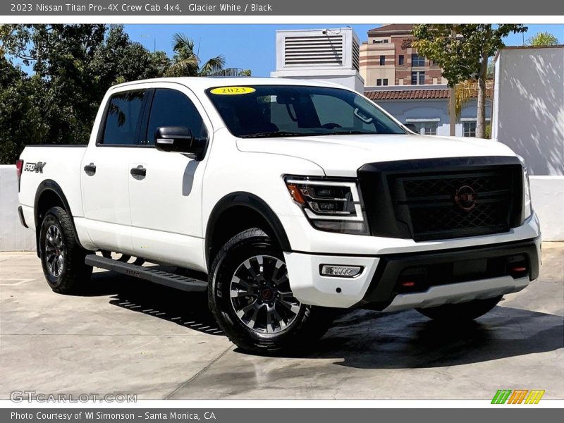  2023 Titan Pro-4X Crew Cab 4x4 Glacier White