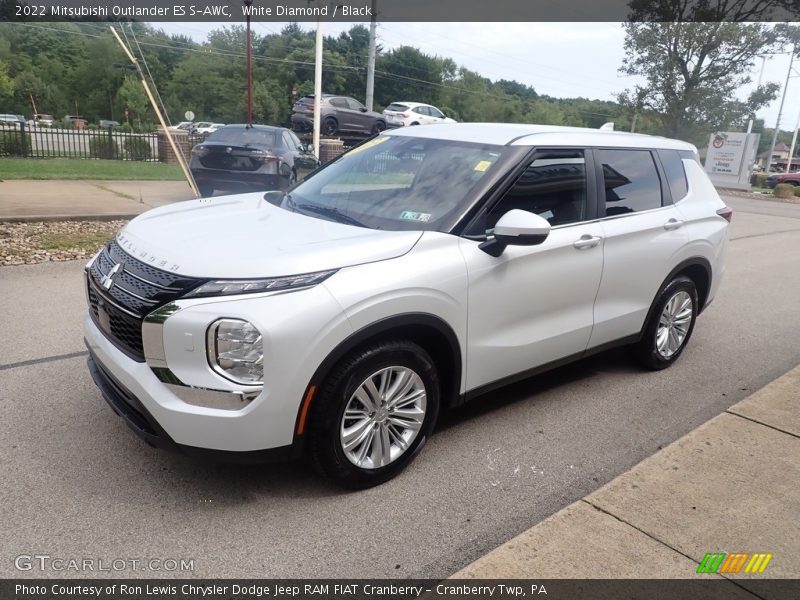 White Diamond / Black 2022 Mitsubishi Outlander ES S-AWC