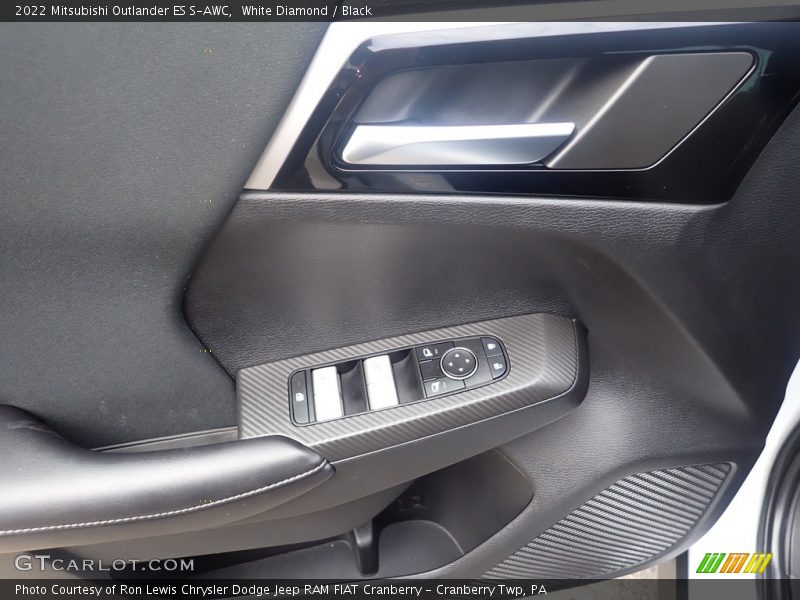 White Diamond / Black 2022 Mitsubishi Outlander ES S-AWC