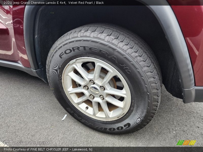 Velvet Red Pearl / Black 2020 Jeep Grand Cherokee Laredo E 4x4