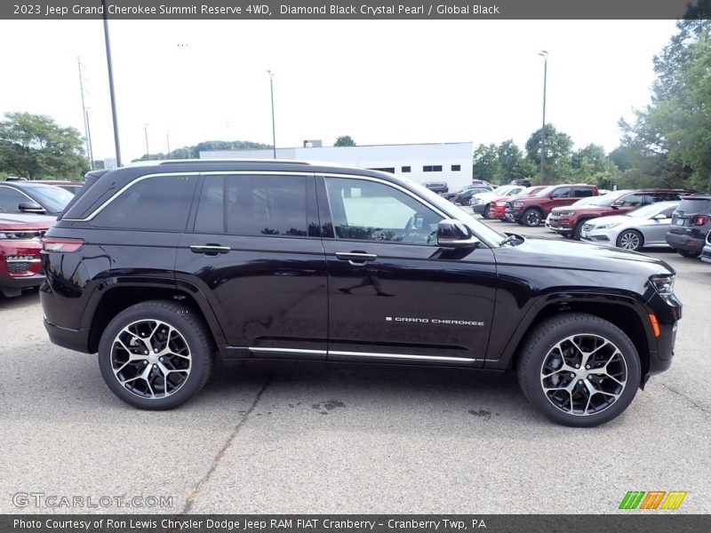 Diamond Black Crystal Pearl / Global Black 2023 Jeep Grand Cherokee Summit Reserve 4WD