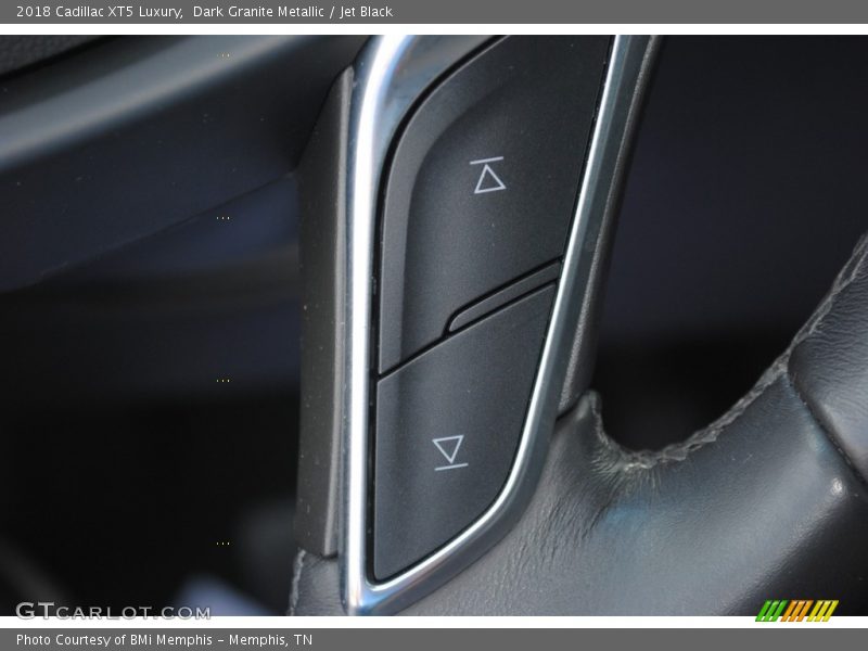  2018 XT5 Luxury Steering Wheel