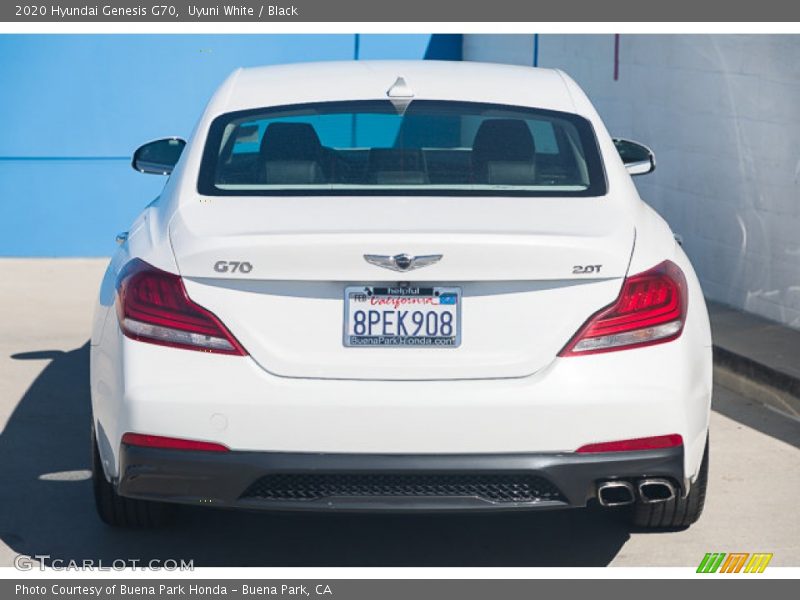 Uyuni White / Black 2020 Hyundai Genesis G70