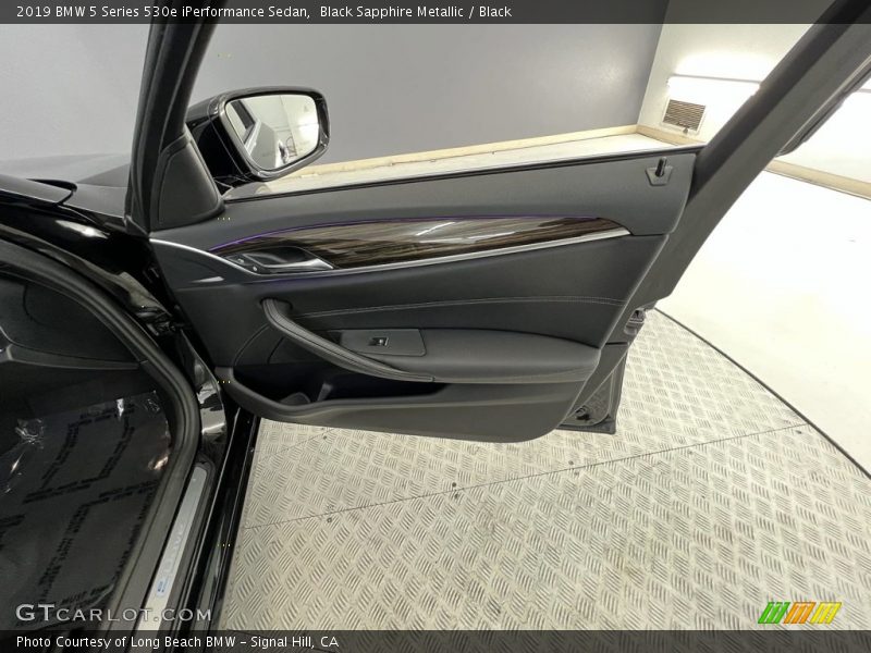 Black Sapphire Metallic / Black 2019 BMW 5 Series 530e iPerformance Sedan