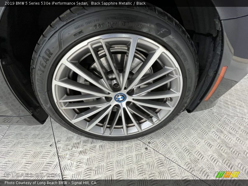 Black Sapphire Metallic / Black 2019 BMW 5 Series 530e iPerformance Sedan