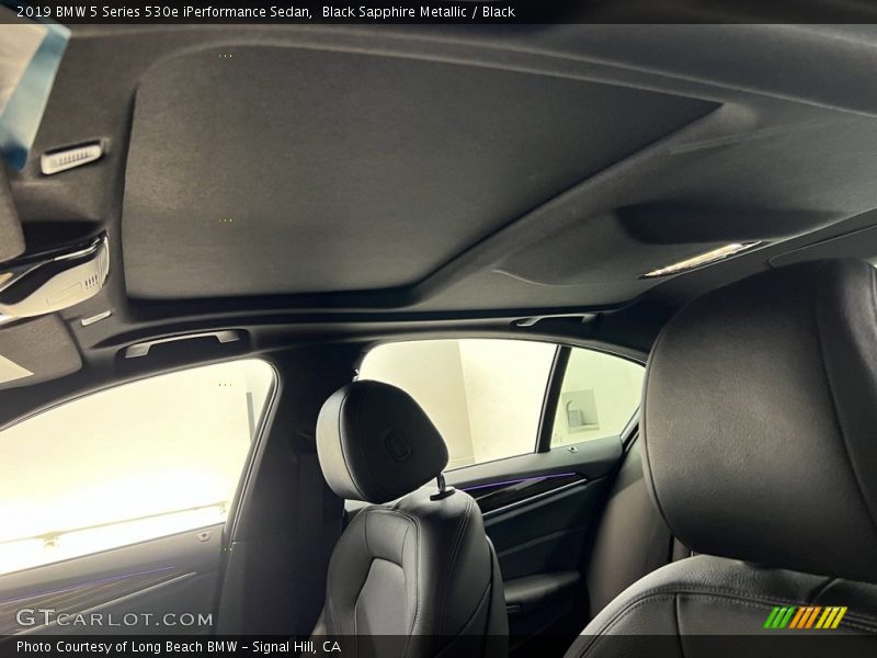 Black Sapphire Metallic / Black 2019 BMW 5 Series 530e iPerformance Sedan