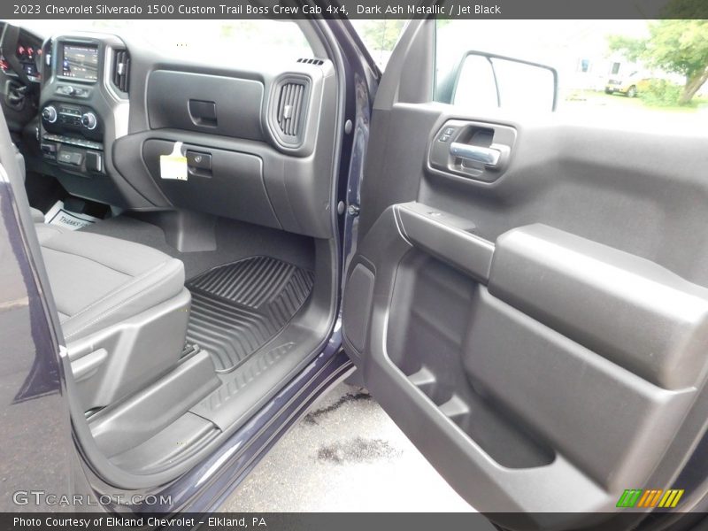 Dark Ash Metallic / Jet Black 2023 Chevrolet Silverado 1500 Custom Trail Boss Crew Cab 4x4