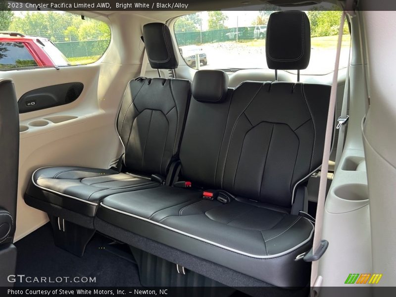 Bright White / Black/Alloy 2023 Chrysler Pacifica Limited AWD