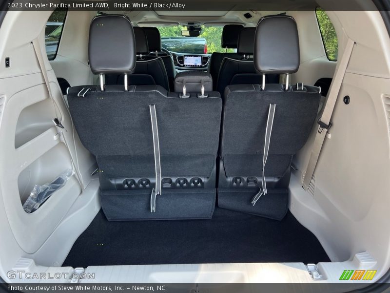 Bright White / Black/Alloy 2023 Chrysler Pacifica Limited AWD
