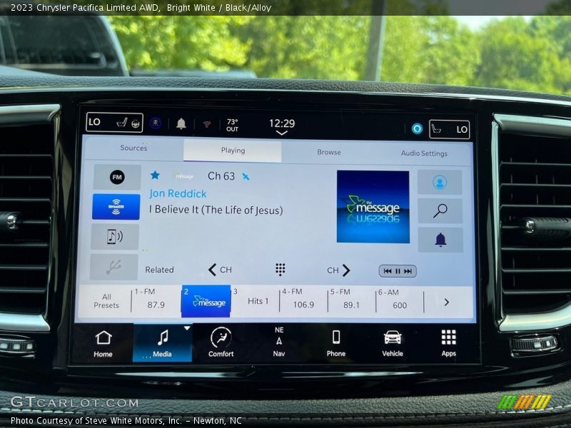 Bright White / Black/Alloy 2023 Chrysler Pacifica Limited AWD