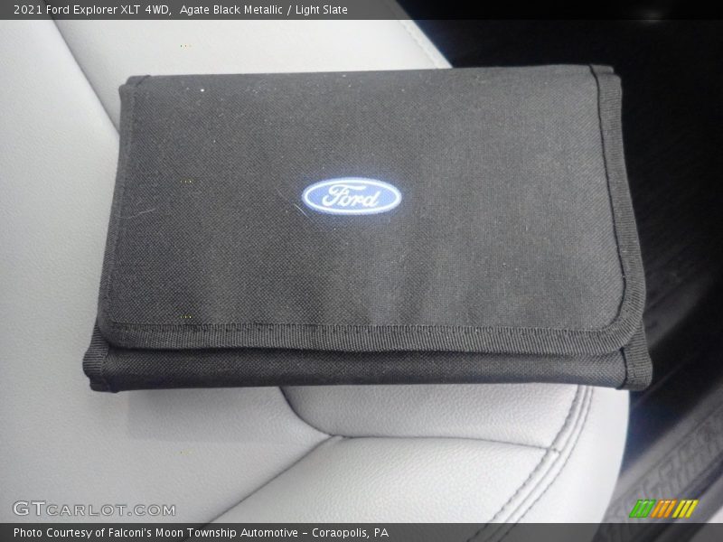 Agate Black Metallic / Light Slate 2021 Ford Explorer XLT 4WD