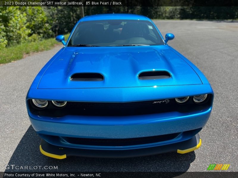 B5 Blue Pearl / Black 2023 Dodge Challenger SRT Hellcat JailBreak