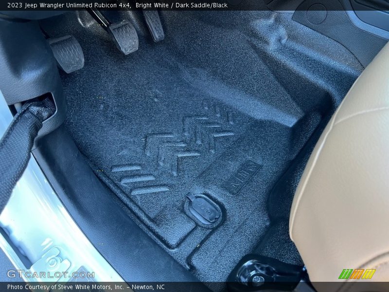 Bright White / Dark Saddle/Black 2023 Jeep Wrangler Unlimited Rubicon 4x4