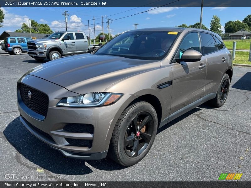 Front 3/4 View of 2017 F-PACE 35t AWD Premium