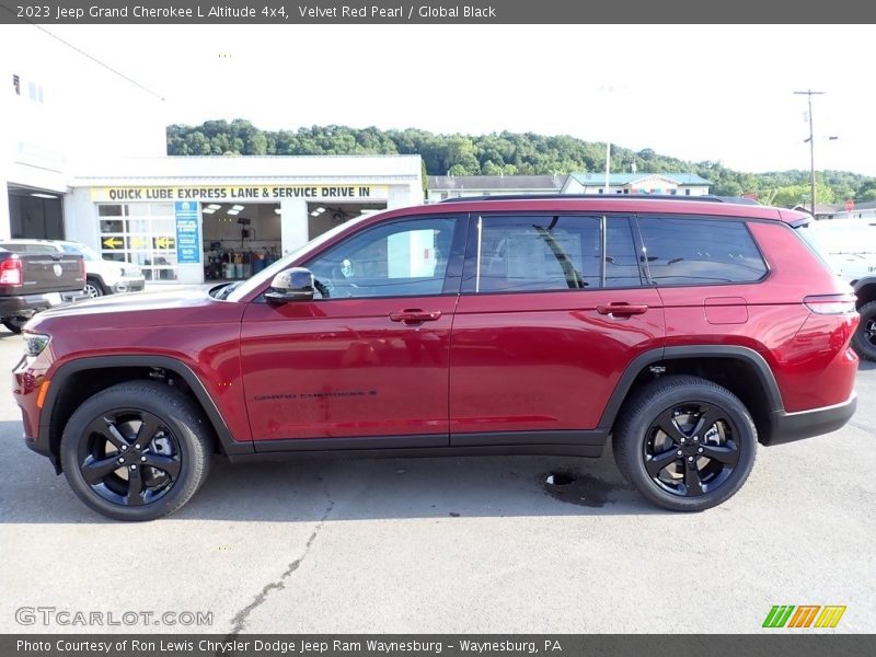 Velvet Red Pearl / Global Black 2023 Jeep Grand Cherokee L Altitude 4x4