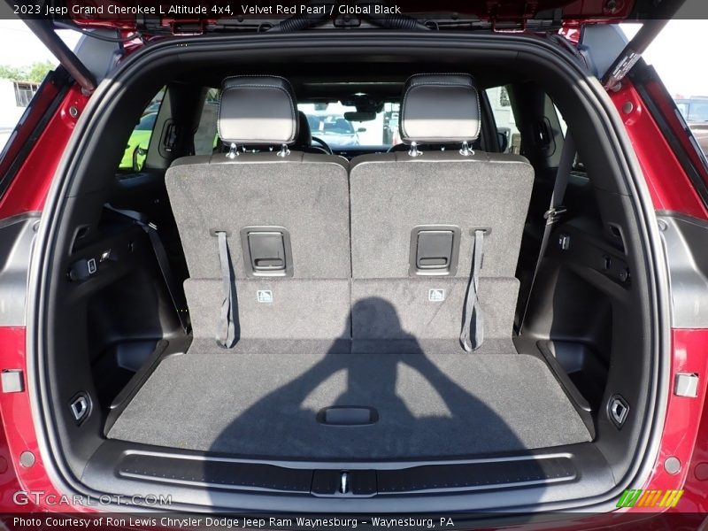 Velvet Red Pearl / Global Black 2023 Jeep Grand Cherokee L Altitude 4x4