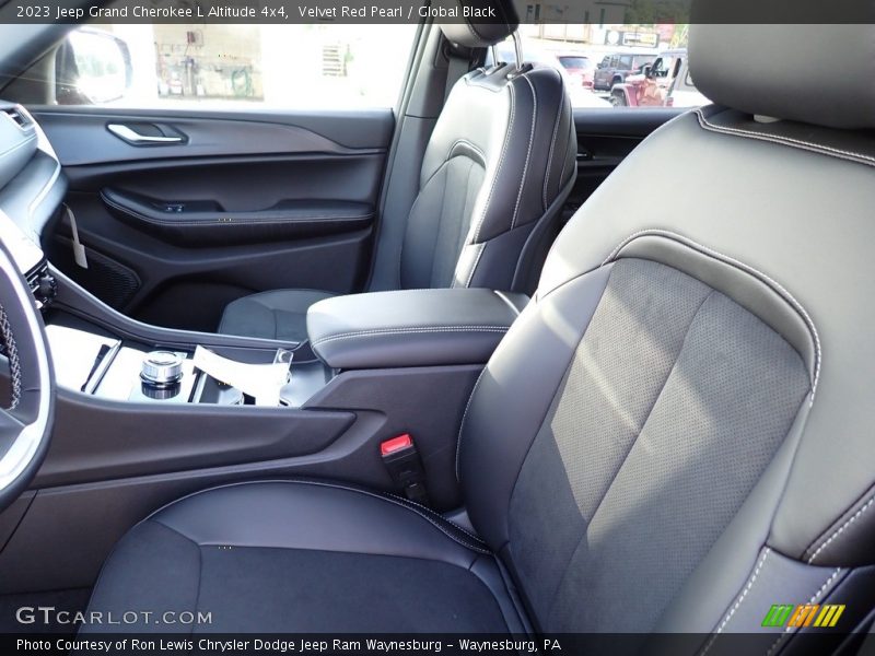 Velvet Red Pearl / Global Black 2023 Jeep Grand Cherokee L Altitude 4x4