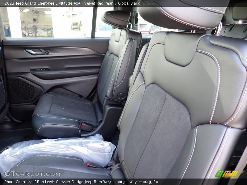 Velvet Red Pearl / Global Black 2023 Jeep Grand Cherokee L Altitude 4x4