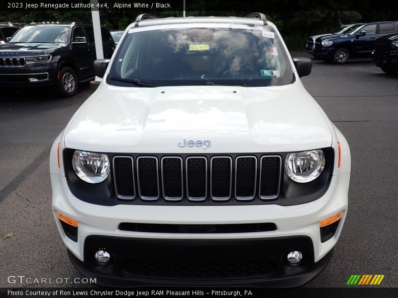 Alpine White / Black 2023 Jeep Renegade Latitude 4x4