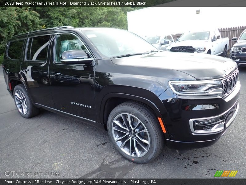 Front 3/4 View of 2023 Wagoneer Series III 4x4