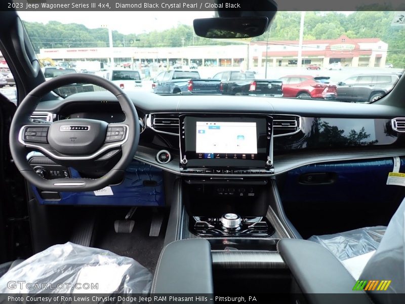Diamond Black Crystal Pearl / Global Black 2023 Jeep Wagoneer Series III 4x4