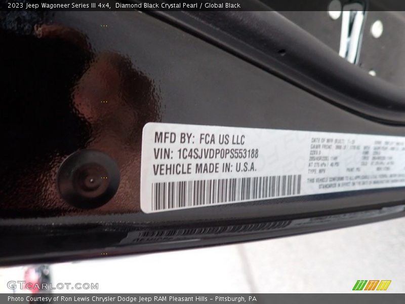 Diamond Black Crystal Pearl / Global Black 2023 Jeep Wagoneer Series III 4x4