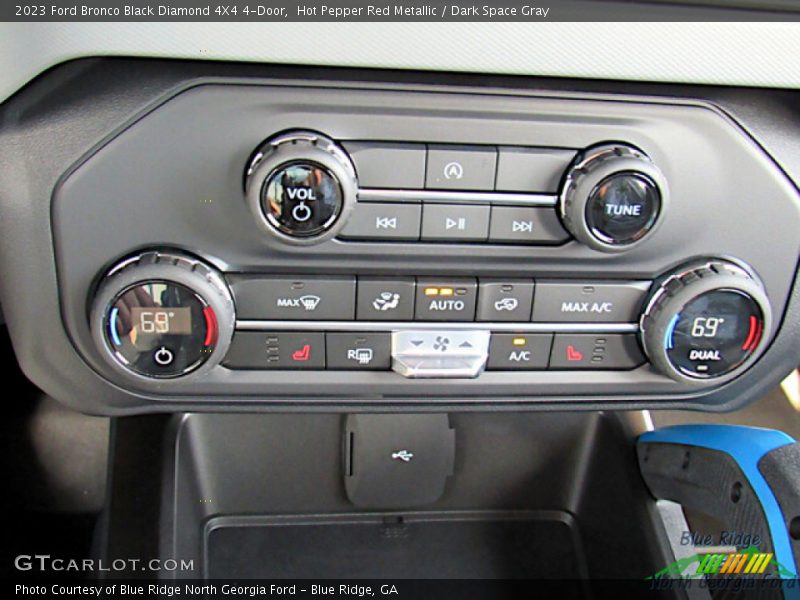 Hot Pepper Red Metallic / Dark Space Gray 2023 Ford Bronco Black Diamond 4X4 4-Door