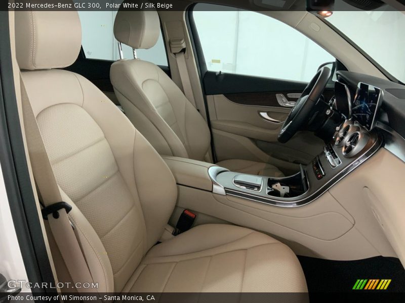 Polar White / Silk Beige 2022 Mercedes-Benz GLC 300