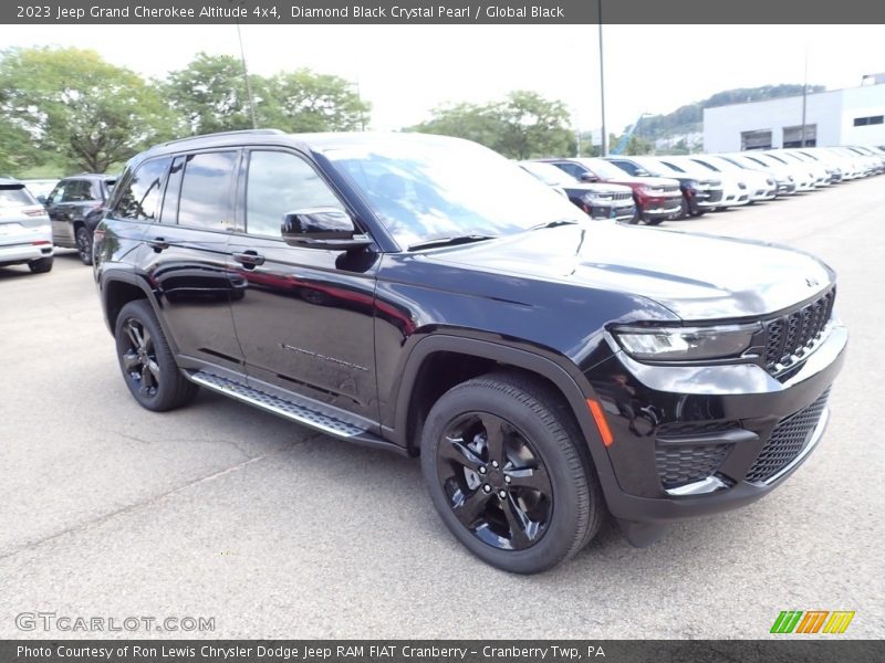 Diamond Black Crystal Pearl / Global Black 2023 Jeep Grand Cherokee Altitude 4x4